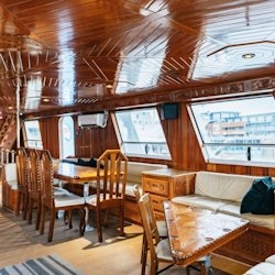 Reykjavík: Luxury Yacht Whale Watching Cruise - 2