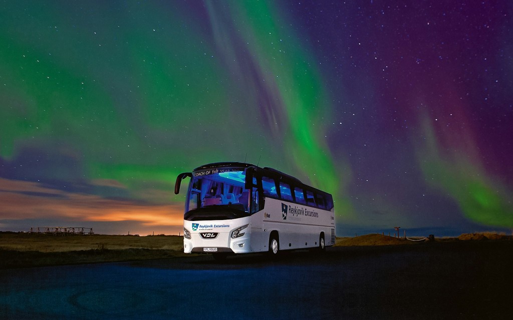 Reykjavik: Northern Lights Chase Tours (Bus Tour from Meeting Point) - 3
