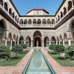 Royal Alcázar of Seville, Cathedral & Giralda: Guided Tour in Italian - 1