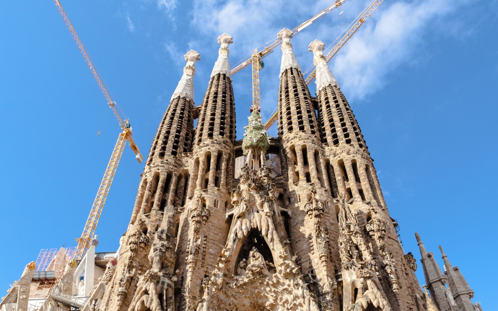 Sagrada Familia Fast-Track Guided Tour (English Guided Tour) - 1