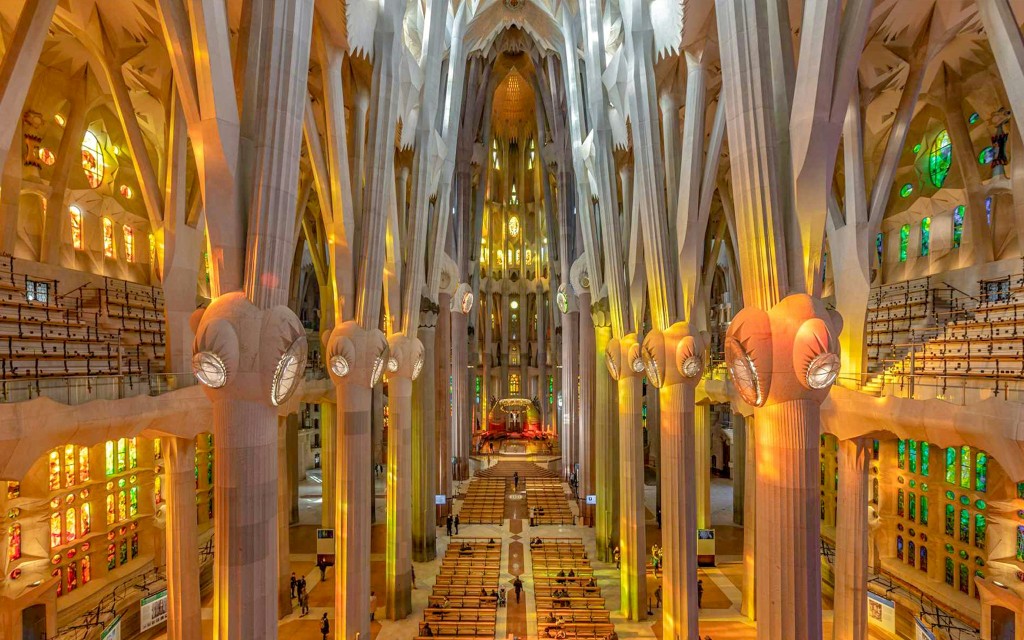 Sagrada Familia Fast-Track Guided Tour (English Guided Tour + Tower Access) - 1