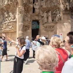 Sagrada Familia: Fast Track Ticket + Guided Tour - 3