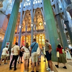 Sagrada Familia: Skip The Line Ticket + Guided Tour in Chinese - 2