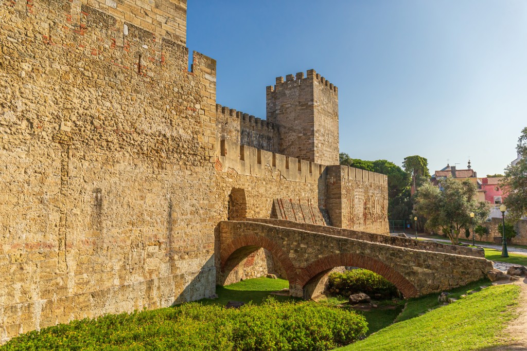 São Jorge Castle Skip-the-Line Entry with Audio Guide - 1