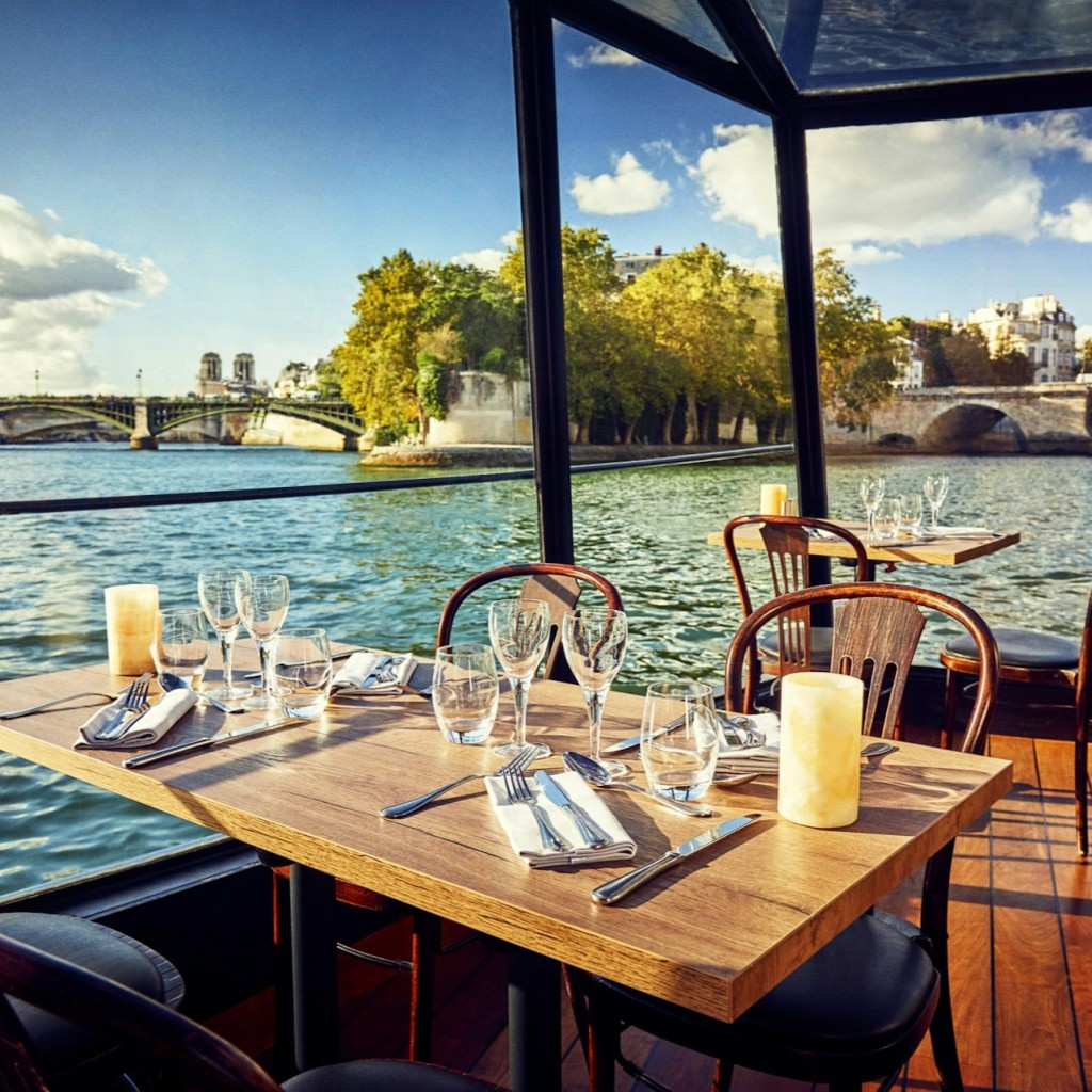 Seine River: Lunch Cruise with 3-Course Gourmet Meal - Special Christmas Lunch Cruise - 1