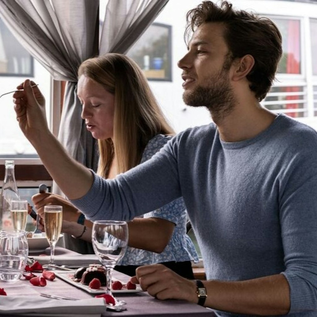 Seine River: Lunch Cruise with 3-Course Gourmet Meal - Special Christmas Lunch Cruise - 3