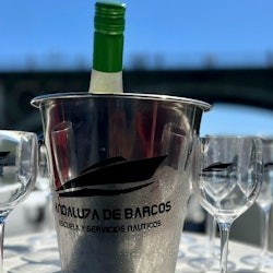 Seville: 1-Hr Romantic Boat Tour - 2