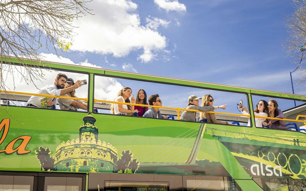 Sevirama: Sevilla Hop-on Hop-off Stadtrundfahrt (48-Hour Hop-on Hop-off Pass) - 1