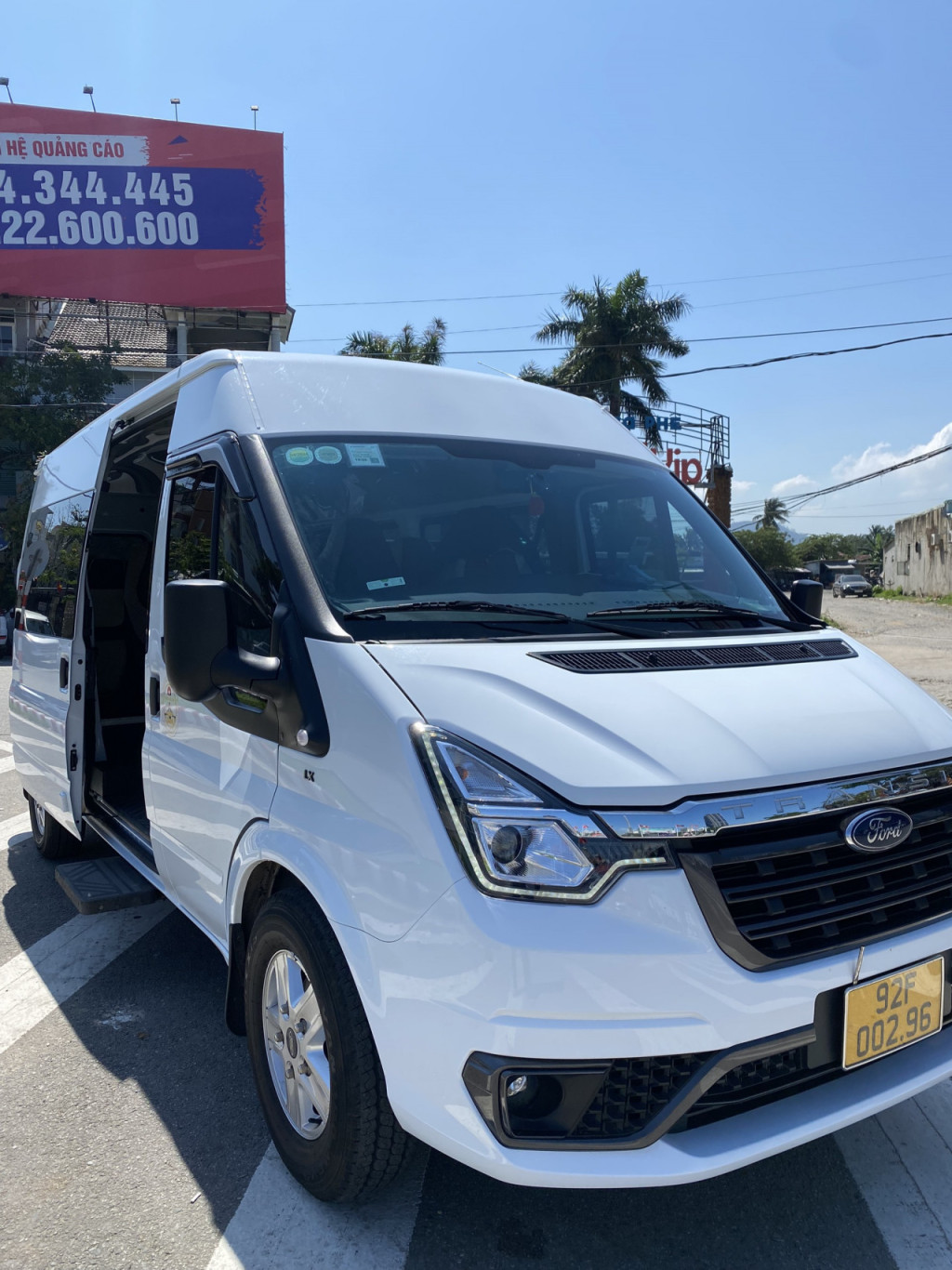 Shuttle Bus between Da Nang and Ba Na Hills (One-way Shuttle Bus from Da Nang to Ba Na Hills) - 1