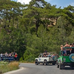 Lateral: Excursió de dia complet en safari en jeep + Dinar - 1