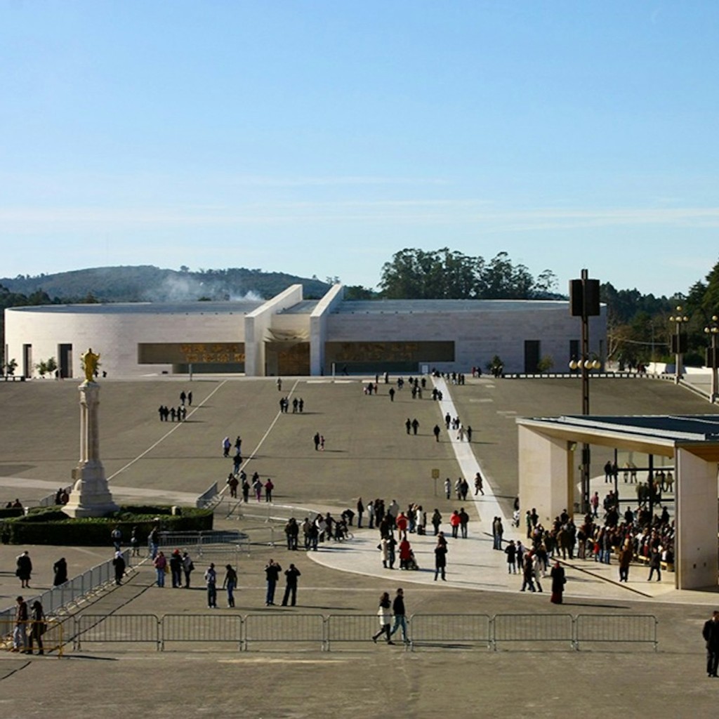 Sintra, Nazaré & Fátima: Small-Group Tour from Lisbon - 2