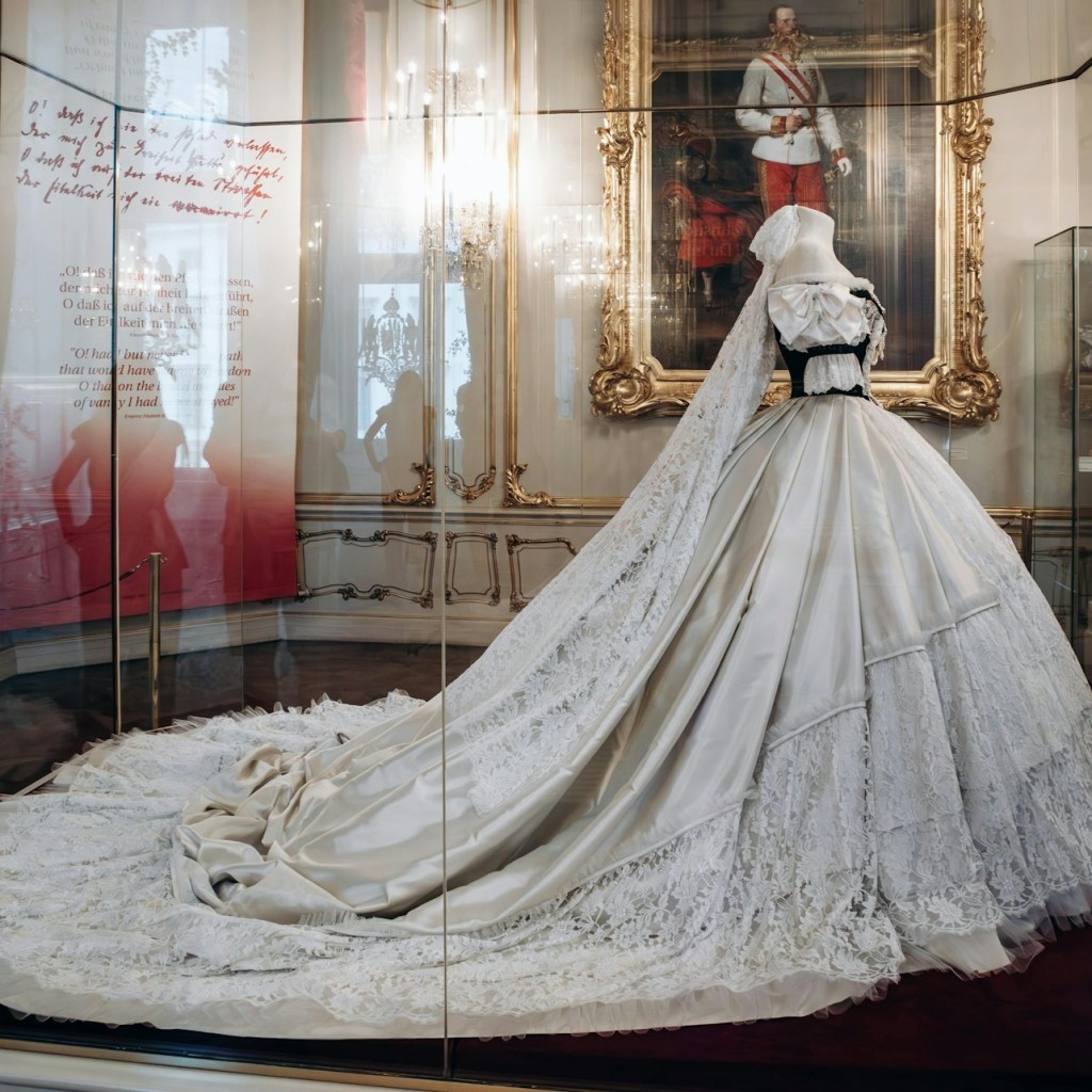 Museu Sisi, Palau Hofburg i jardins de Viena: Salta't la cua + visita guiada - 1