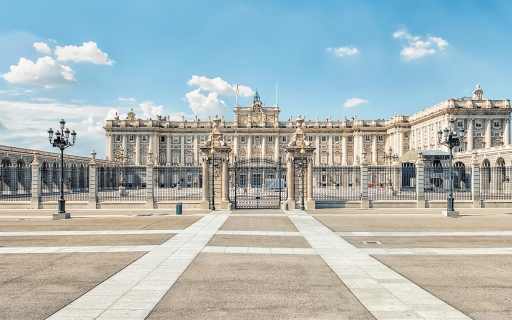 Skip-the-Line Tickets to the Royal Palace of Madrid and the Royal Kitchen (Fast Track Access) - 1