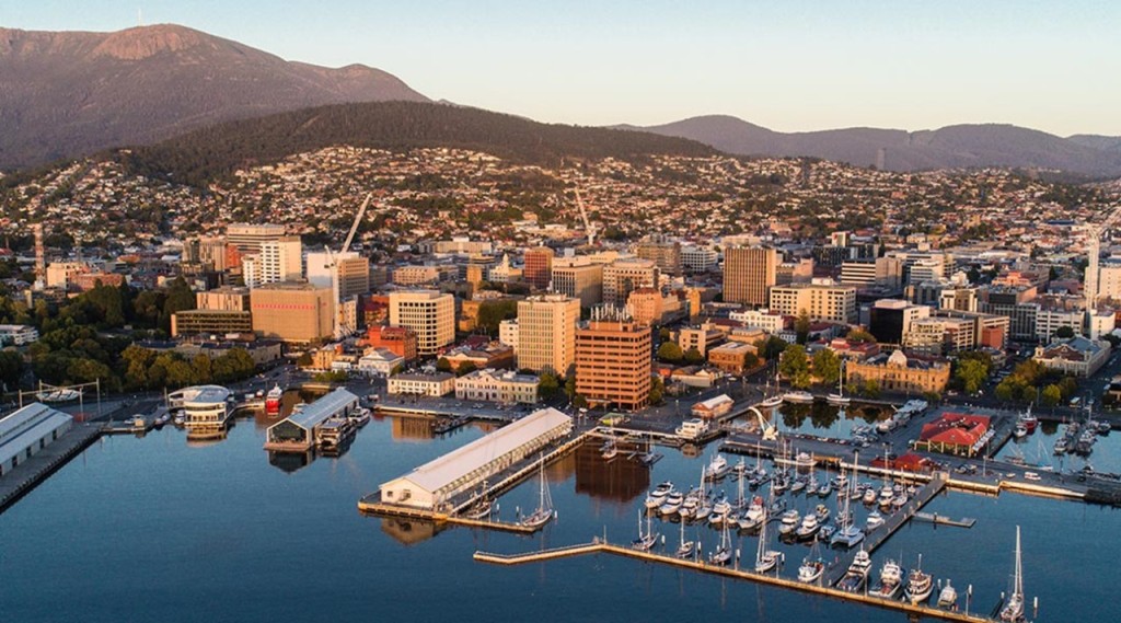 SkyBus Hobart City Express Airport Transfer (Round Trip between Hobart International Airport and Hobart City Centre) - 3