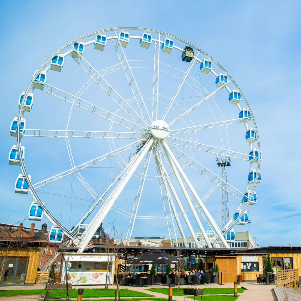 SkyWheel Riesenrad Helsinki: Eintrittskarte - Normal Cabin - 1