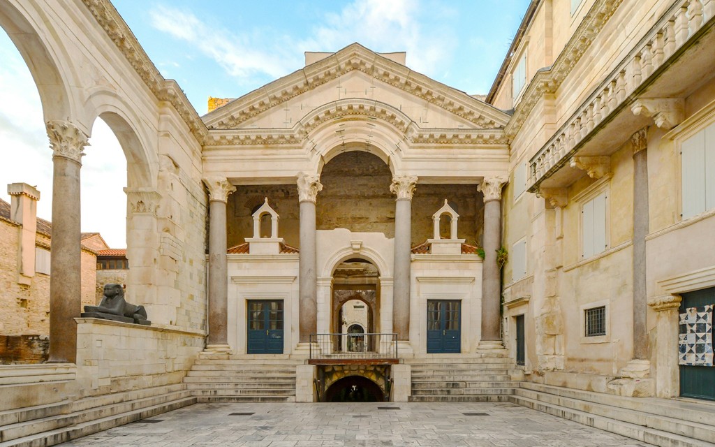 Split: Diokletianpalast und Altstadt – Geführte Tour (Regular Group Split Walking Tour) - 1
