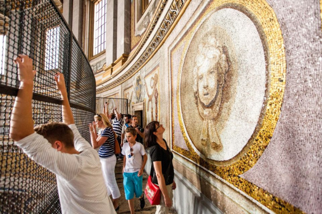 St Peter's Basilica and Dome Ticket with Audio Guide (Admission with Audio Guide + Dome Access via Lift + Coffee) - 1