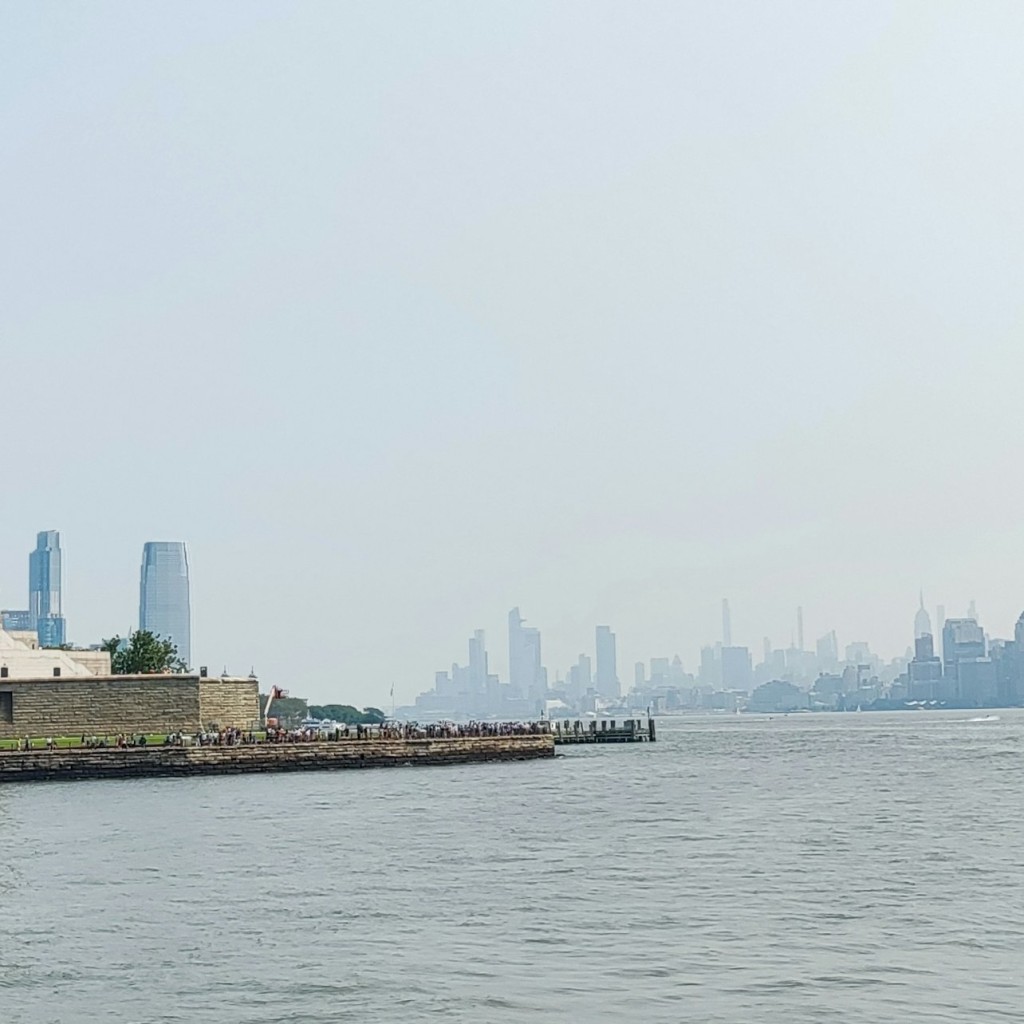 Statua della Libertà ed Ellis Island: Ingresso + Traghetto + Tour opzionale - 3