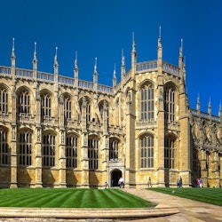 Stonehenge & Bath and Windsor Castle: Day Trip from London with Bath Admission - 2