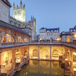 Stonehenge & Bath and Windsor Castle: Day Trip from London with Bath Admission - 3
