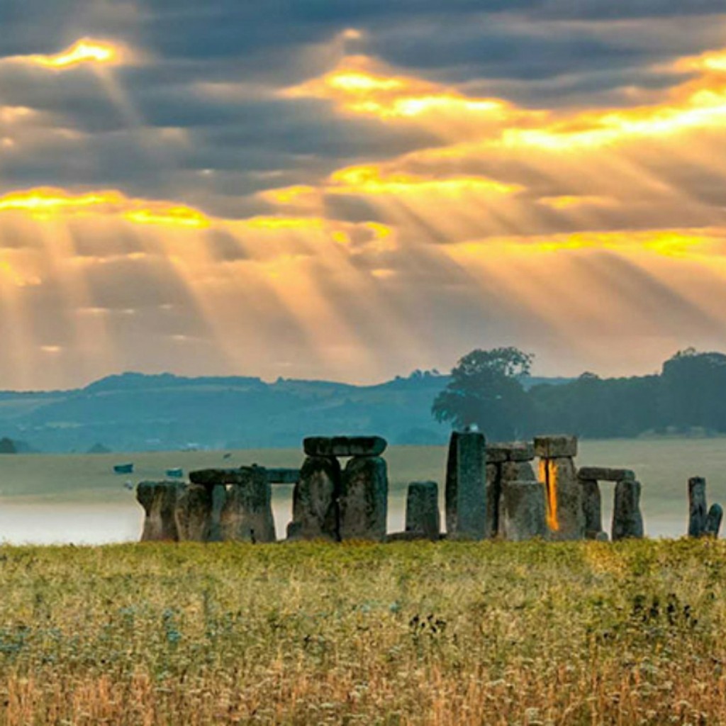 Stonehenge & Bath and Windsor Castle: Day Trip from London with Bath Admission - 3