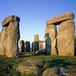 Stonehenge & Bath: Guided Day Trip from London with Bath Admission - 1