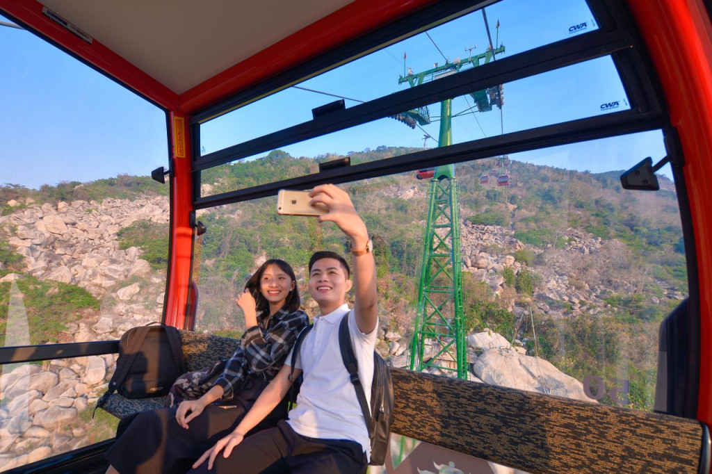Sun World Ba Den Mountain Cable Car Ticket (Round Trip Cable Car to Mountain Peak (Van Son Route)) - 2