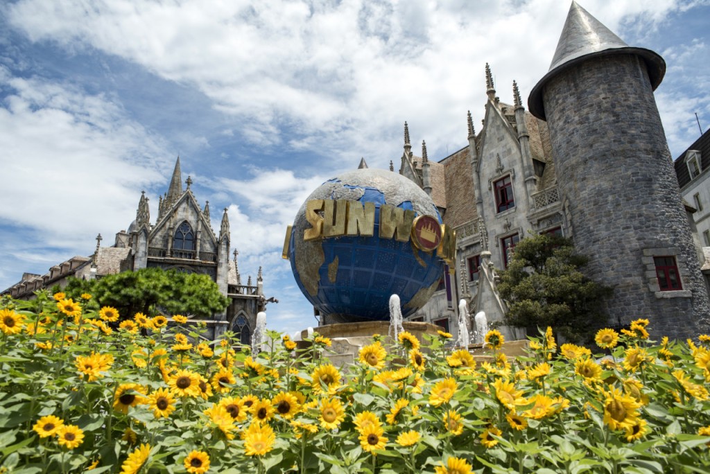 Sun World Ba Na Hills Ticket (Direct Entry Admission + Round Trip Cable Car + Lunch Buffet at Four Seasons Restaurant) - 2