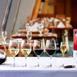 Sydney: Vivid Sydney Captain Cook Gold or Gold Penfolds Dinner Cruise - 3