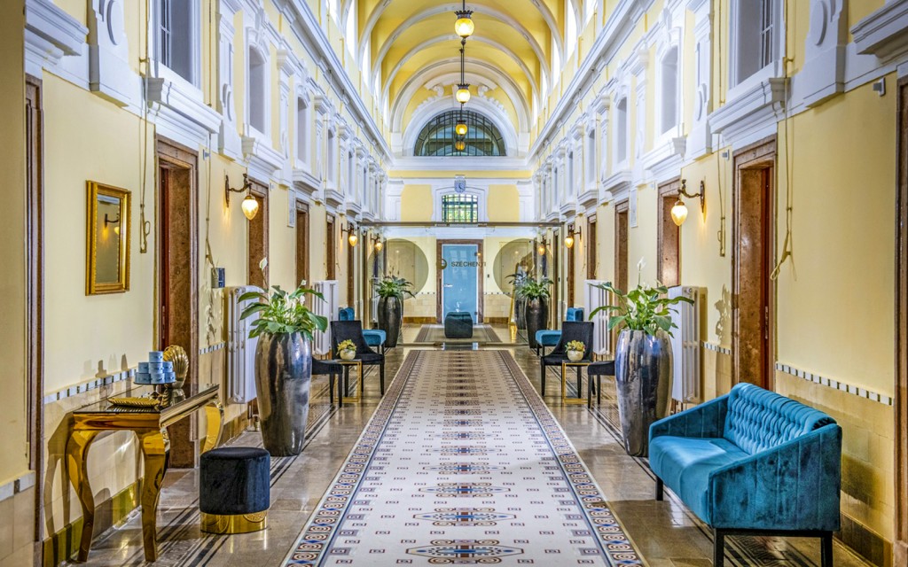 Széchenyi Spa: Fast Track Entry Tickets with Premium Day Spa Access and Private Cabin (Szechenyi Bath Dayspalm Ticket) - 3