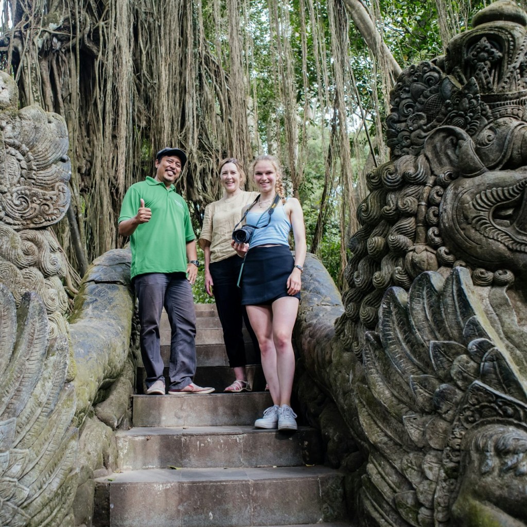 Temple de Tanah Lot i Ubud: visita guiada de dia complet + trasllat d'anada i tornada - 1