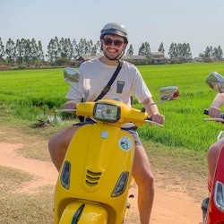 Tonle Sap Floating Village: Sunset Vespa Tour - 1