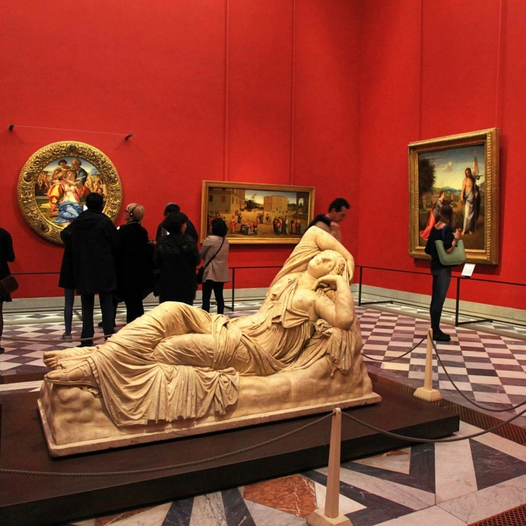 Uffizi Gallery: Reserved Entry + Small Group Guided Tour - 3