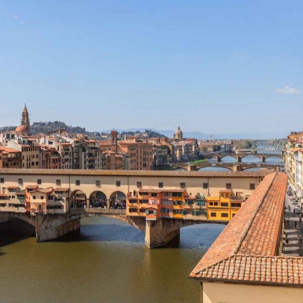 Uffizi Gallery & Vasari Corridor: Reserved Entry + Small Group Guided Tour - 2