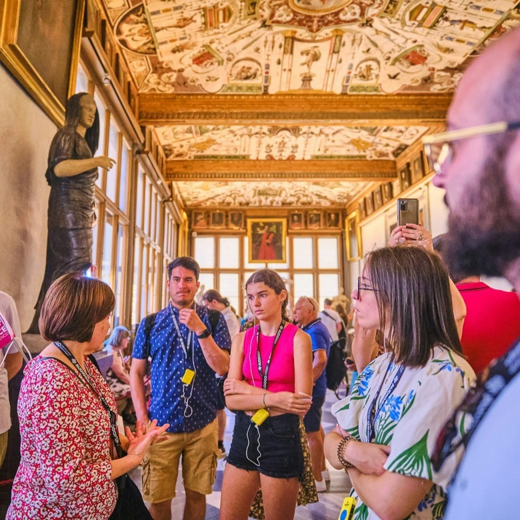 Uffizi Gallery & Vasari Corridor: Reserved Entry + Small Group Guided Tour - 3