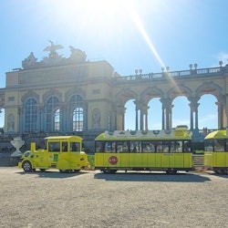维也纳：圣布伦特快的全景式合乘火车（Panoramabahn Schönbrunn Express Hop-on Hop-off）。 - 2