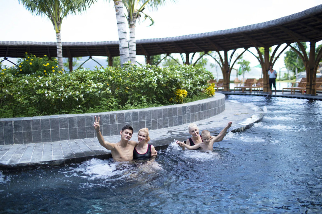 VinWonders Hon Tam Mud Bath Ticket (Mud Bath (Zone A) + Beach and Pool (Zone A and B) + Round Trip Speedboat) - 3