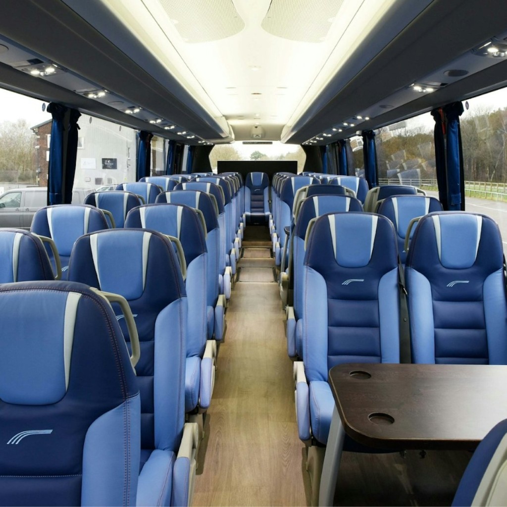 Watford: Bustransfer zum/vom Flughafen London Heathrow - 2