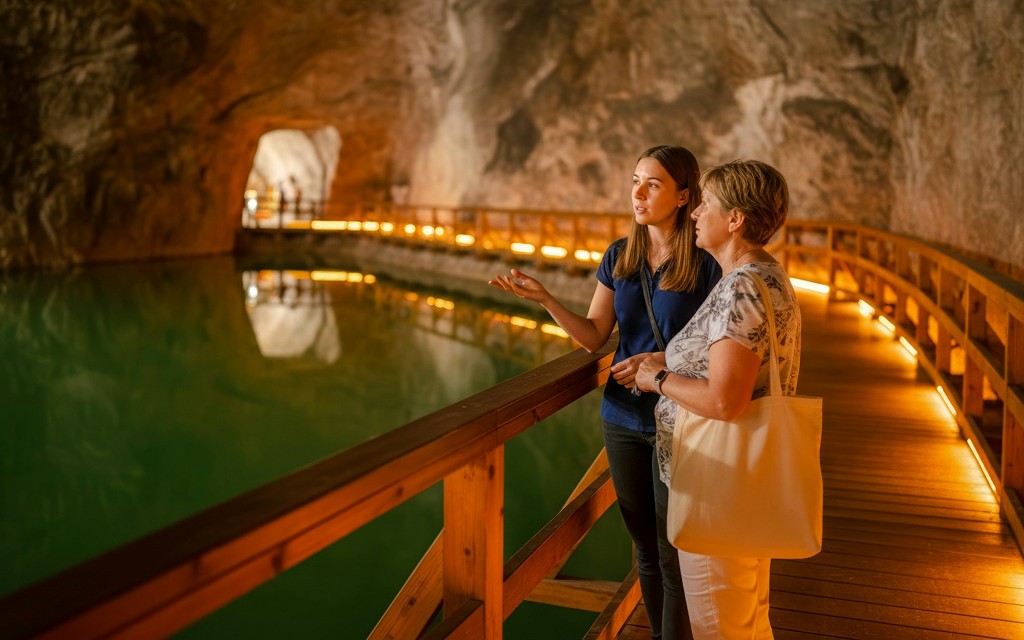 Salzbergwerk Wieliczka: geführte Tour mit Schnelleinlass-Tickets
(Polish Guided Tour) - 1