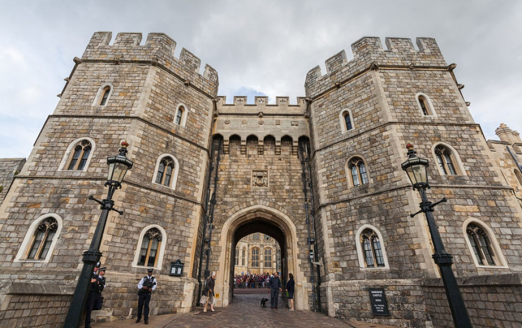 Windsor Castle, Stonehenge and Bath Tour with Lunch in Lacock - 2