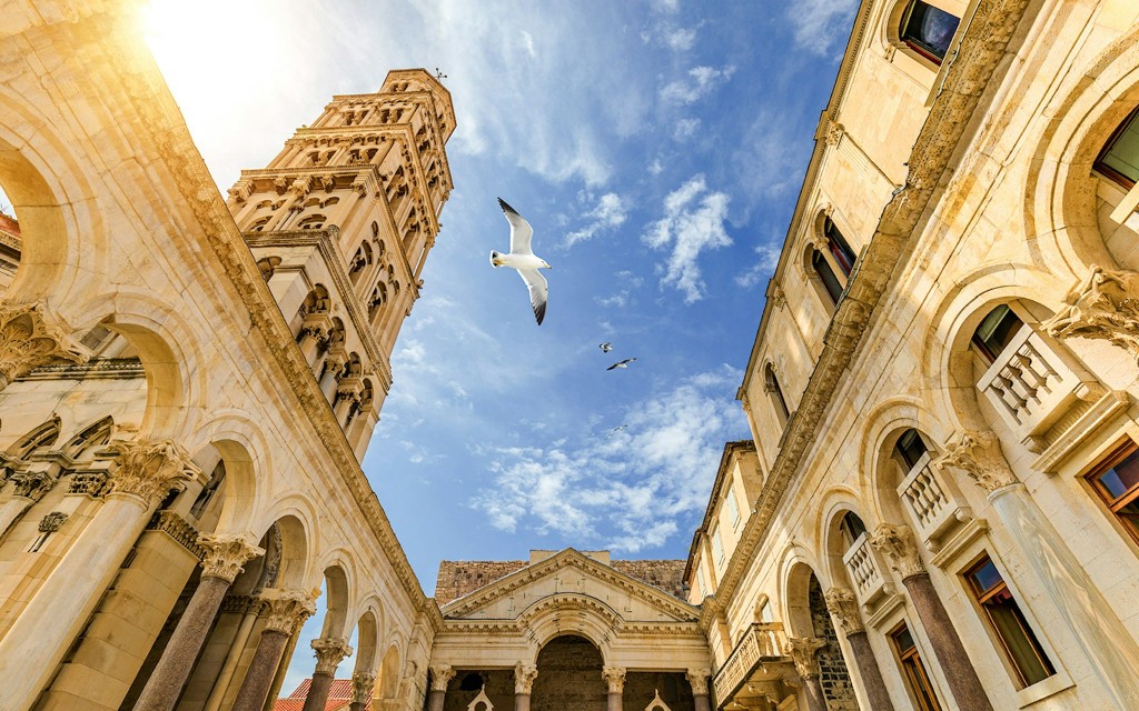 Von Zagreb nach Split – mit Stil: Privater Transfer mit Stopp bei den Plitvicer Seen (Private Full-Day Transfer Tour with Pickup Included) - 2