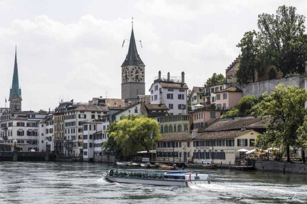 Zurich Sightseeing Bus Tour with Guided Old Town Walk - 2