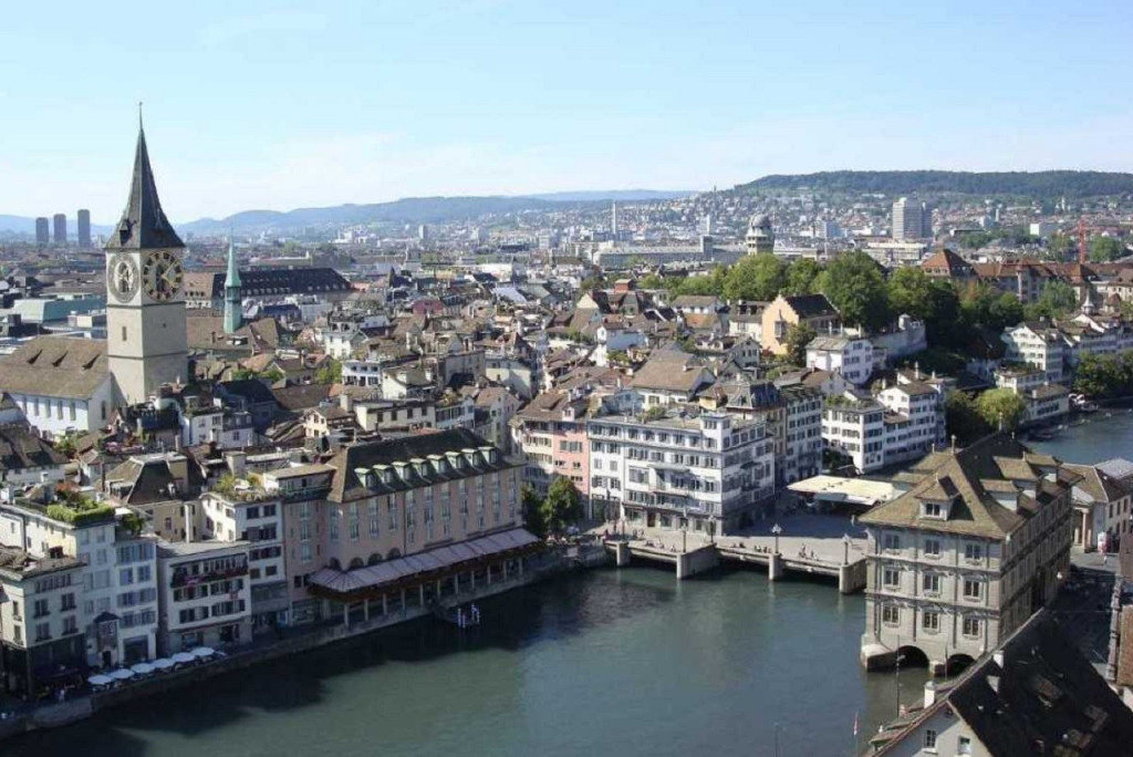 Zurich Sightseeing Bus Tour with Guided Old Town Walk - 3